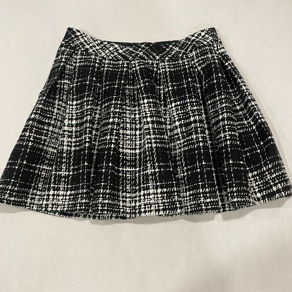 Banana Republic Dresses & Skirts - ~~ Banana Republic Sz 8 Black & White Plaid Lined Pleated Circle Mini/Knee Skirt